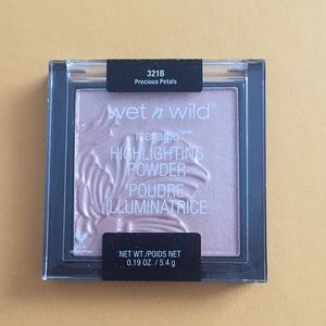 WET N WILD HIGHLIGHTING POWDER - PRECIOUS PETALS